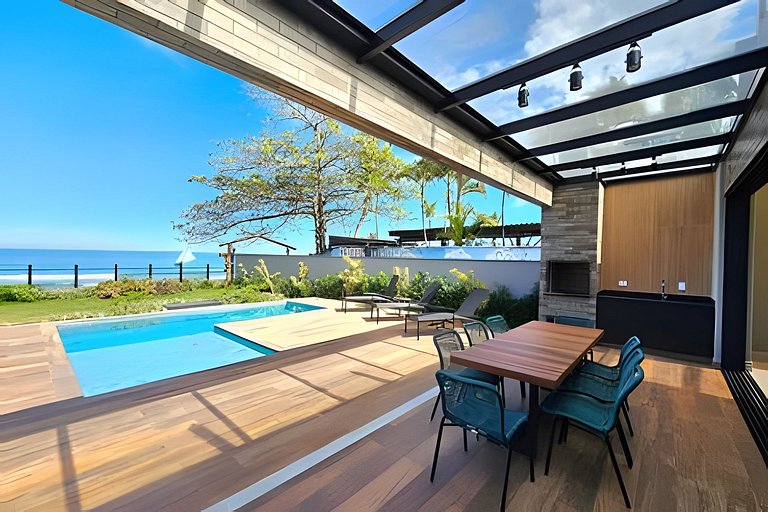 Casa Pé na Areia em Maresias | 4 Suítes e Piscina Privada