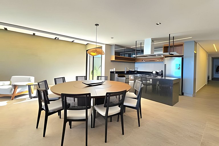 Casa Pé na Areia em Maresias | 4 Suítes e Piscina Privada