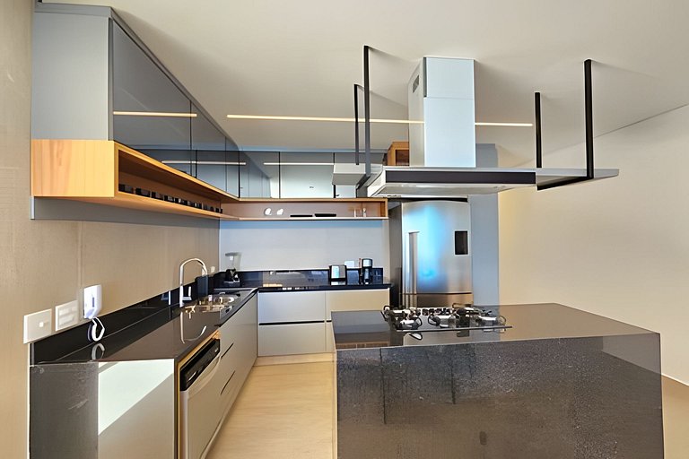 Casa Pé na Areia em Maresias | 4 Suítes e Piscina Privada