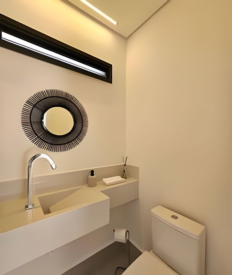 Casa Pé na Areia em Maresias | 4 Suítes e Piscina Privada