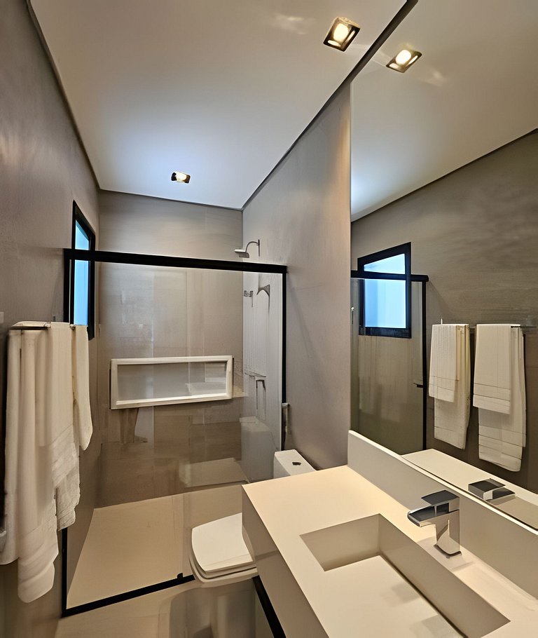 Casa Pé na Areia em Maresias | 4 Suítes e Piscina Privada