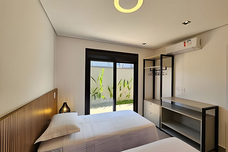 Casa Pé na Areia em Maresias | 4 Suítes e Piscina Privada