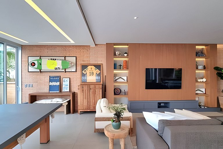 Villa de Luxo em Maresias | Acesso Privado à Praia e Piscina