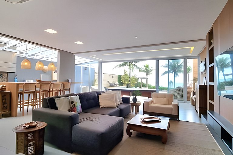 Villa de Luxo em Maresias | Acesso Privado à Praia e Piscina