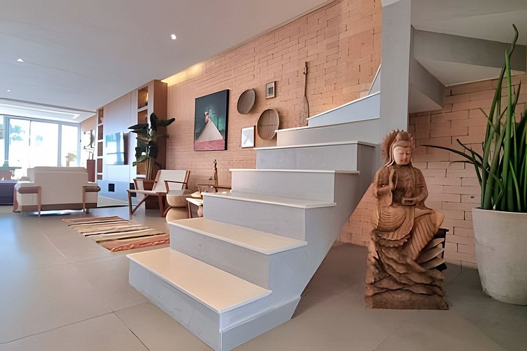 Villa de Luxo em Maresias | Acesso Privado à Praia e Piscina