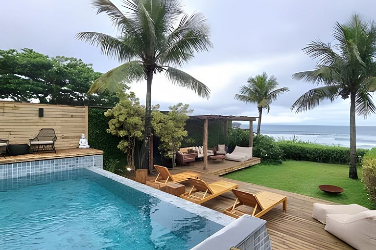 Villa de Luxo em Maresias | Acesso Privado à Praia e Piscina