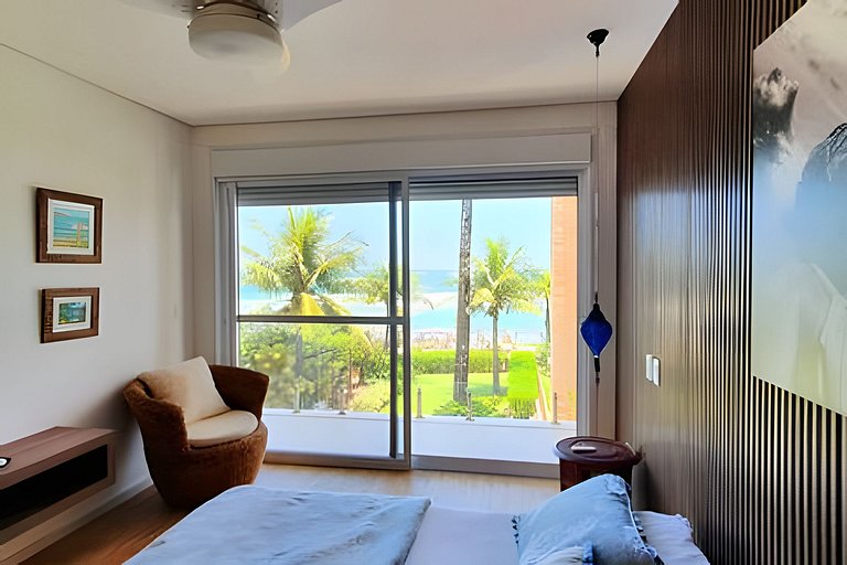 Villa de Luxo em Maresias | Acesso Privado à Praia e Piscina