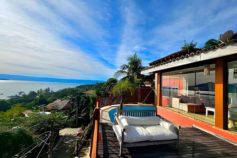 Casa com Vista Panorâmica do Mar em Ilhabela | 4 Suítes