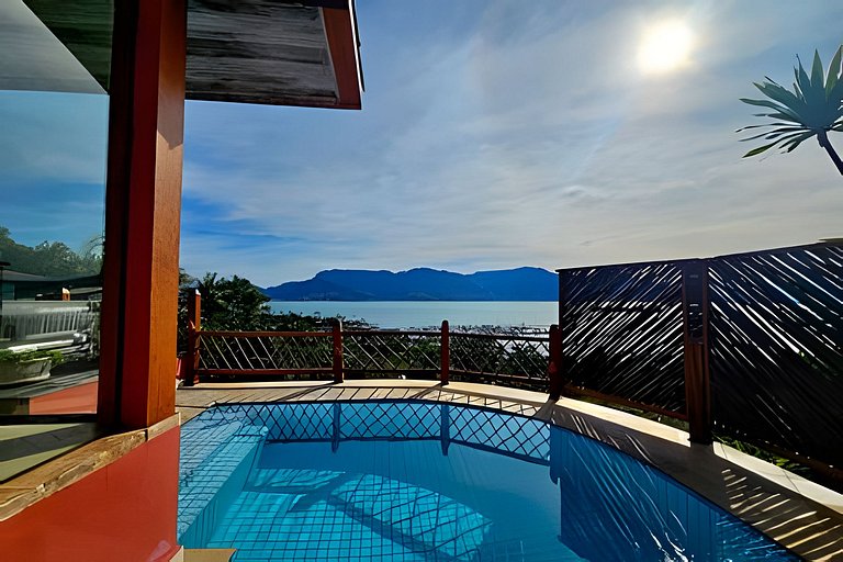 Casa com Vista Panorâmica do Mar em Ilhabela | 4 Suítes