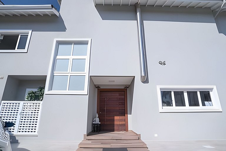 Casa c/ Piscina Pé na Areia em Guaratuba | 8 Suítes