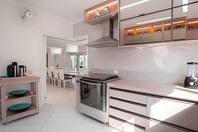 Casa c/ Piscina Pé na Areia em Guaratuba | 8 Suítes