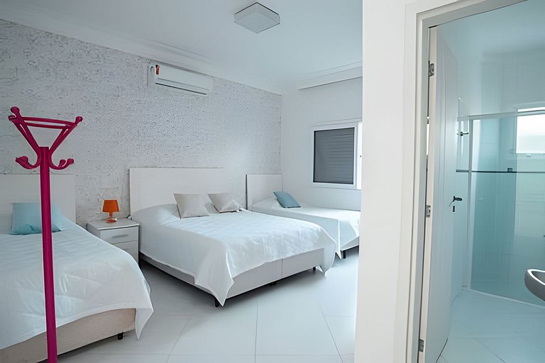 Casa c/ Piscina Pé na Areia em Guaratuba | 8 Suítes