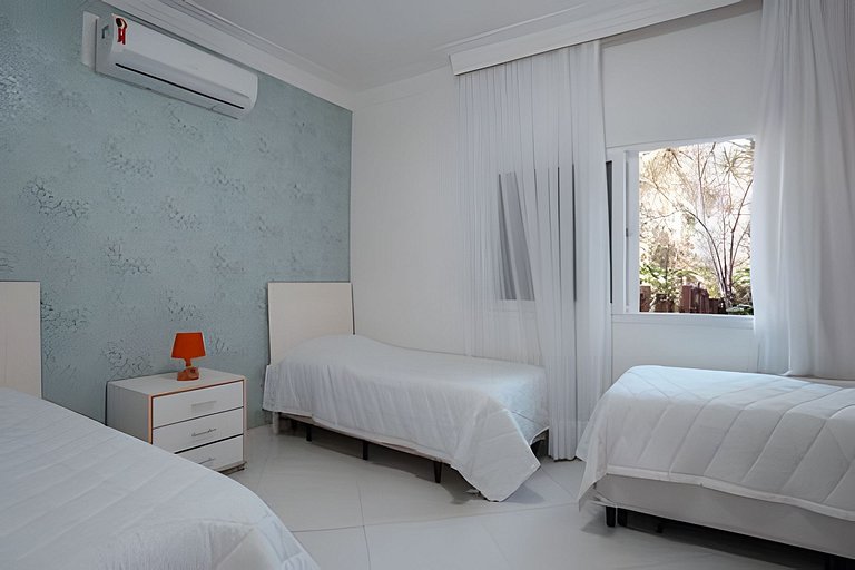 Casa c/ Piscina Pé na Areia em Guaratuba | 8 Suítes