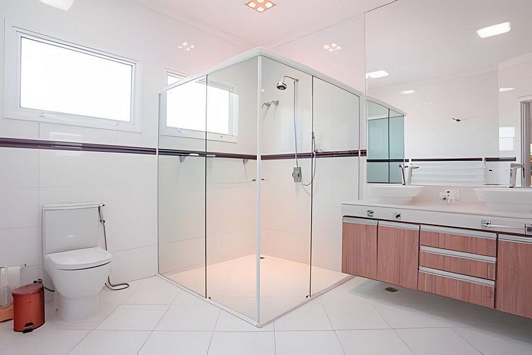 Casa c/ Piscina Pé na Areia em Guaratuba | 8 Suítes