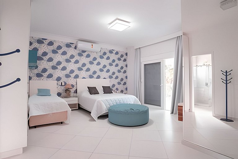 Casa c/ Piscina Pé na Areia em Guaratuba | 8 Suítes