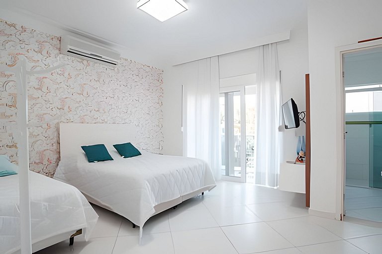 Casa c/ Piscina Pé na Areia em Guaratuba | 8 Suítes