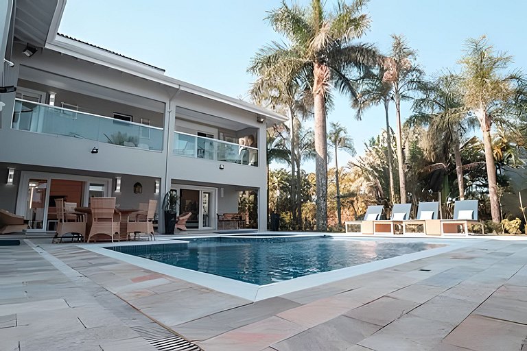 Casa c/ Piscina Pé na Areia em Guaratuba | 8 Suítes