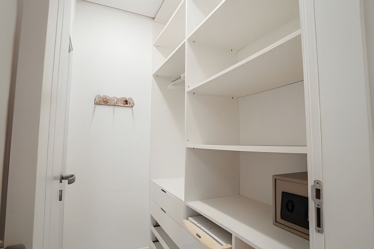 Casa c/ Piscina Pé na Areia em Guaratuba | 8 Suítes