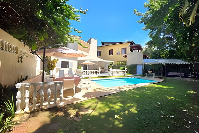 Casa Pé na Areia c/ Piscina em Guaratuba p/ até 10 Pessoas