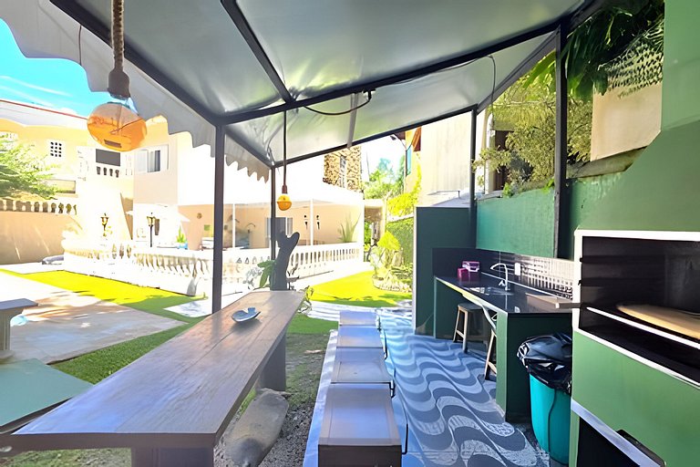 Casa Pé na Areia c/ Piscina em Guaratuba p/ até 10 Pessoas