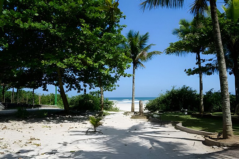 Casa Pé na Areia c/ Piscina em Guaratuba p/ até 10 Pessoas