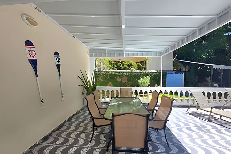Casa Pé na Areia c/ Piscina em Guaratuba p/ até 10 Pessoas