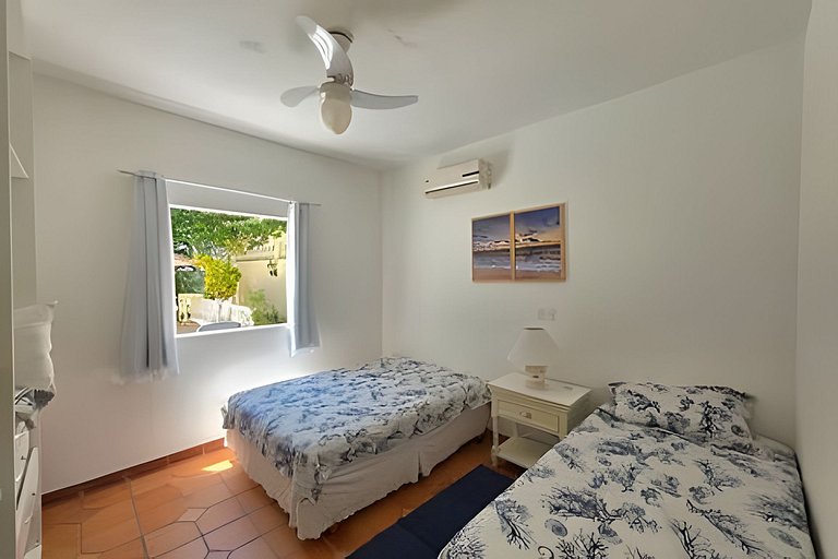 Casa Pé na Areia c/ Piscina em Guaratuba p/ até 10 Pessoas