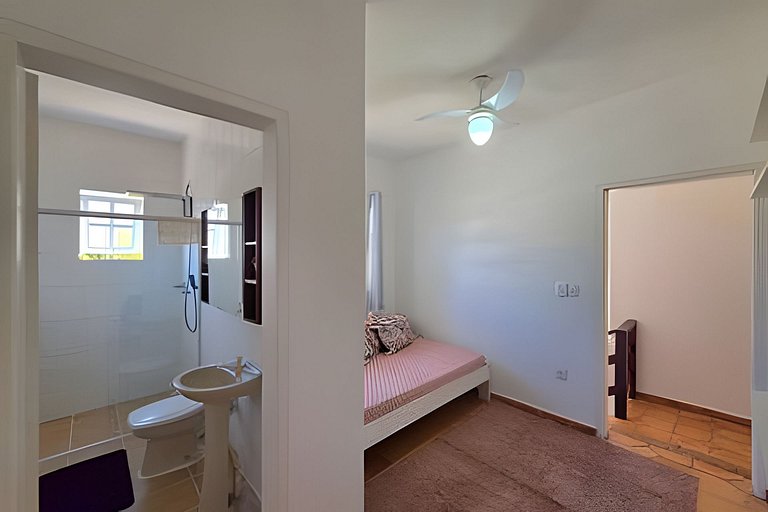 Casa Pé na Areia c/ Piscina em Guaratuba p/ até 10 Pessoas