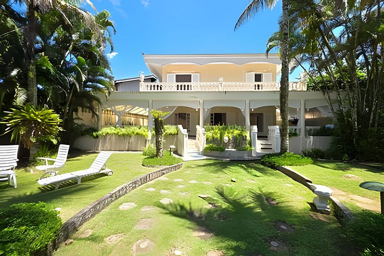Casa Colonial Frente Mar em Guaratuba | Gramado e Quiosque