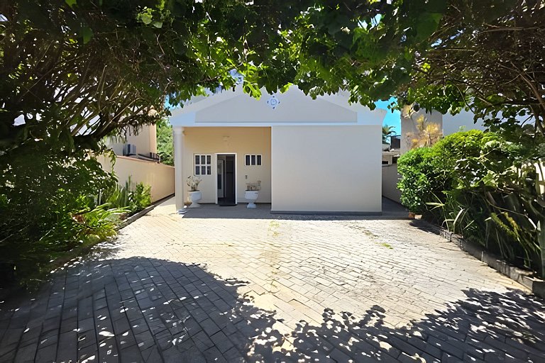 Casa Colonial Frente Mar em Guaratuba | Gramado e Quiosque