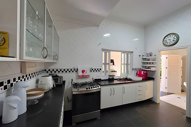 Casa Colonial Frente Mar em Guaratuba | Gramado e Quiosque