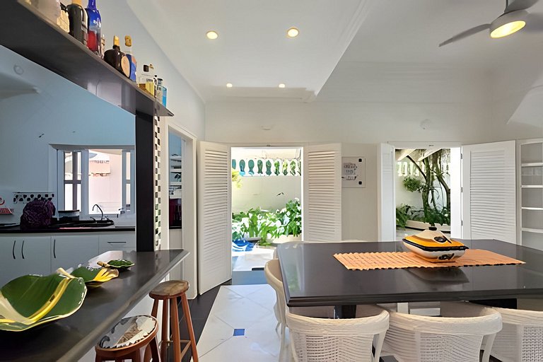 Casa Colonial Frente Mar em Guaratuba | Gramado e Quiosque