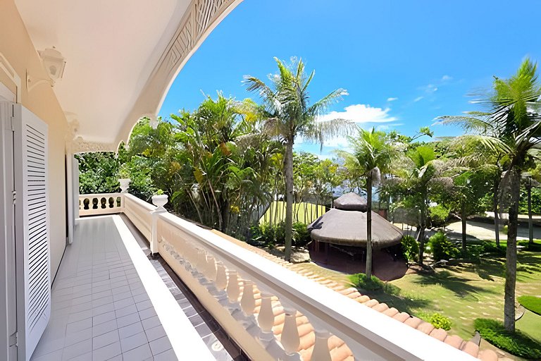 Casa Colonial Frente Mar em Guaratuba | Gramado e Quiosque