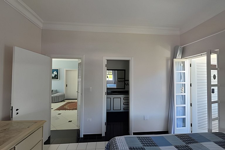 Casa Colonial Frente Mar em Guaratuba | Gramado e Quiosque