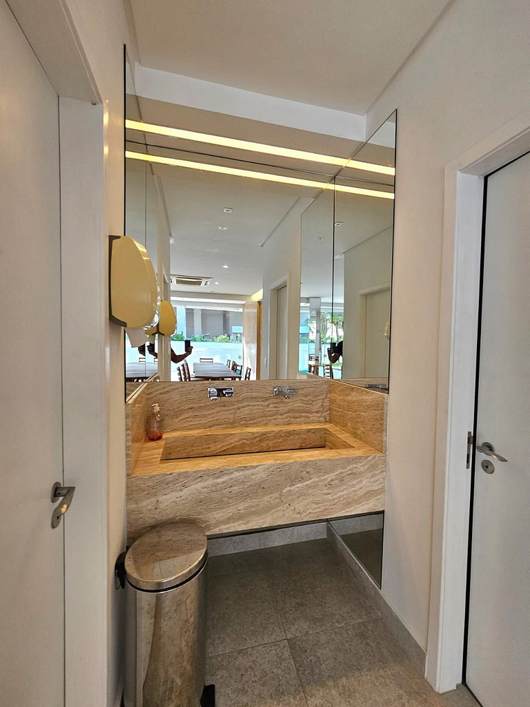 Aluguel de Apto na Riviera (Módulo 7) para 8 Pessoas