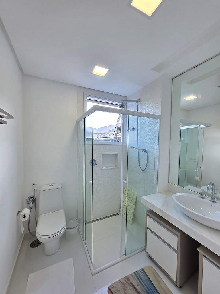 Joia Rara em Maresias: Residência Exclusiva Pé na Areia em C