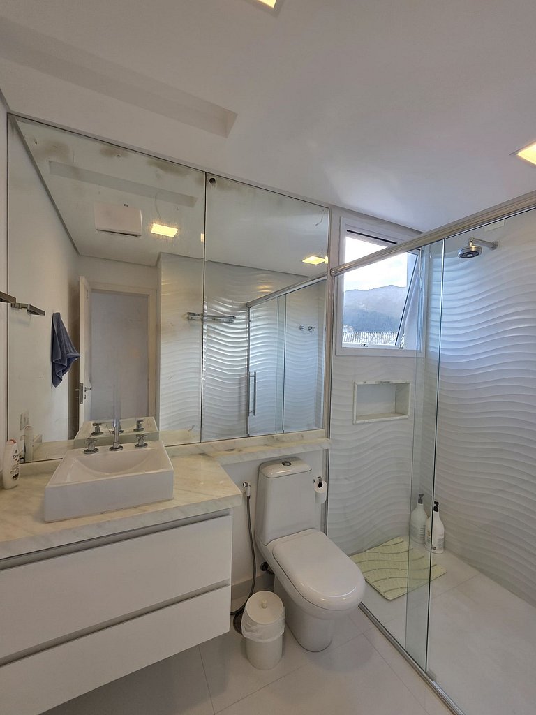 Joia Rara em Maresias: Residência Exclusiva Pé na Areia em C