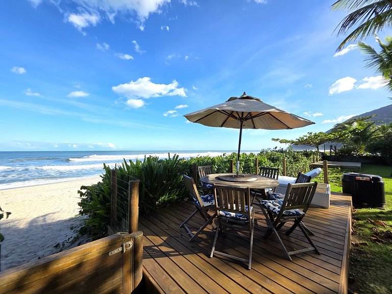 Maresias: Viva o Sonho - Casa Pé na Areia Exclusiva no Condo