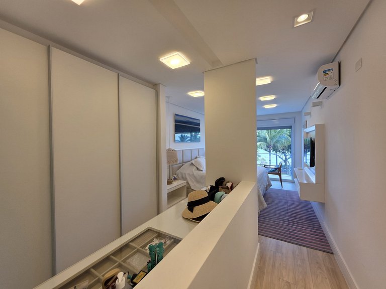 Maresias: Viva o Sonho - Casa Pé na Areia Exclusiva no Condo