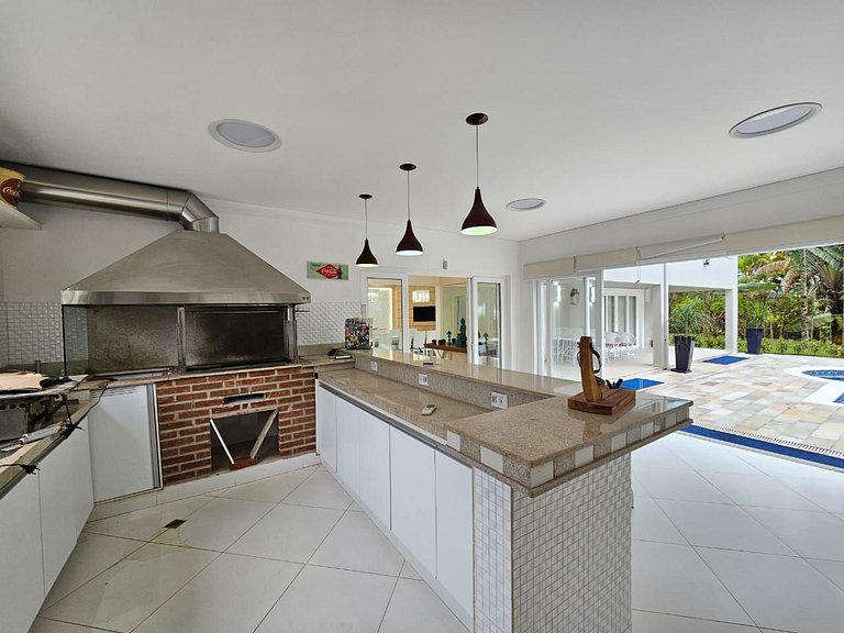 Casa c/ Piscina Pé na Areia em Guaratuba | 8 Suítes