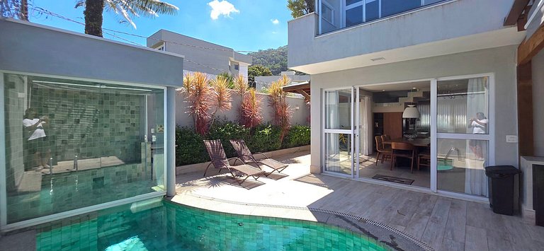 Luxo em Juqueí: Világio Santorini