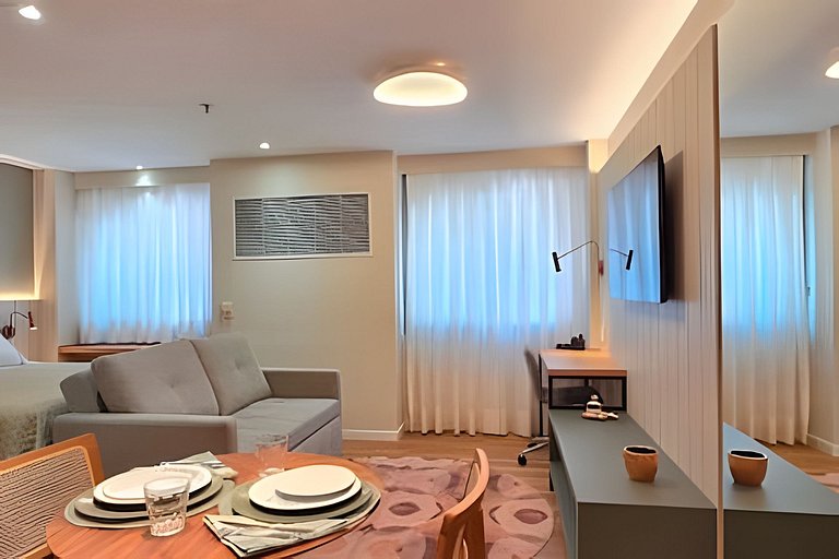 International Plaza Essence