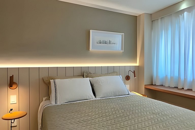 International Plaza Essence