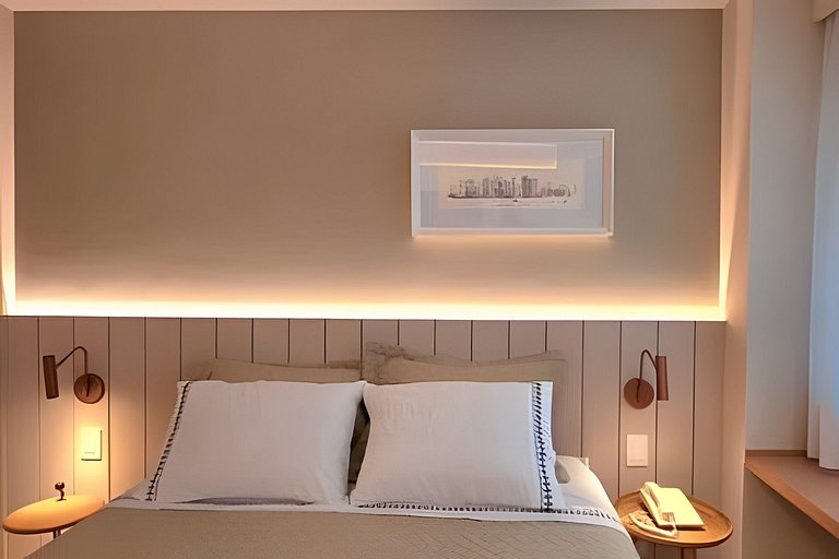 International Plaza Essence