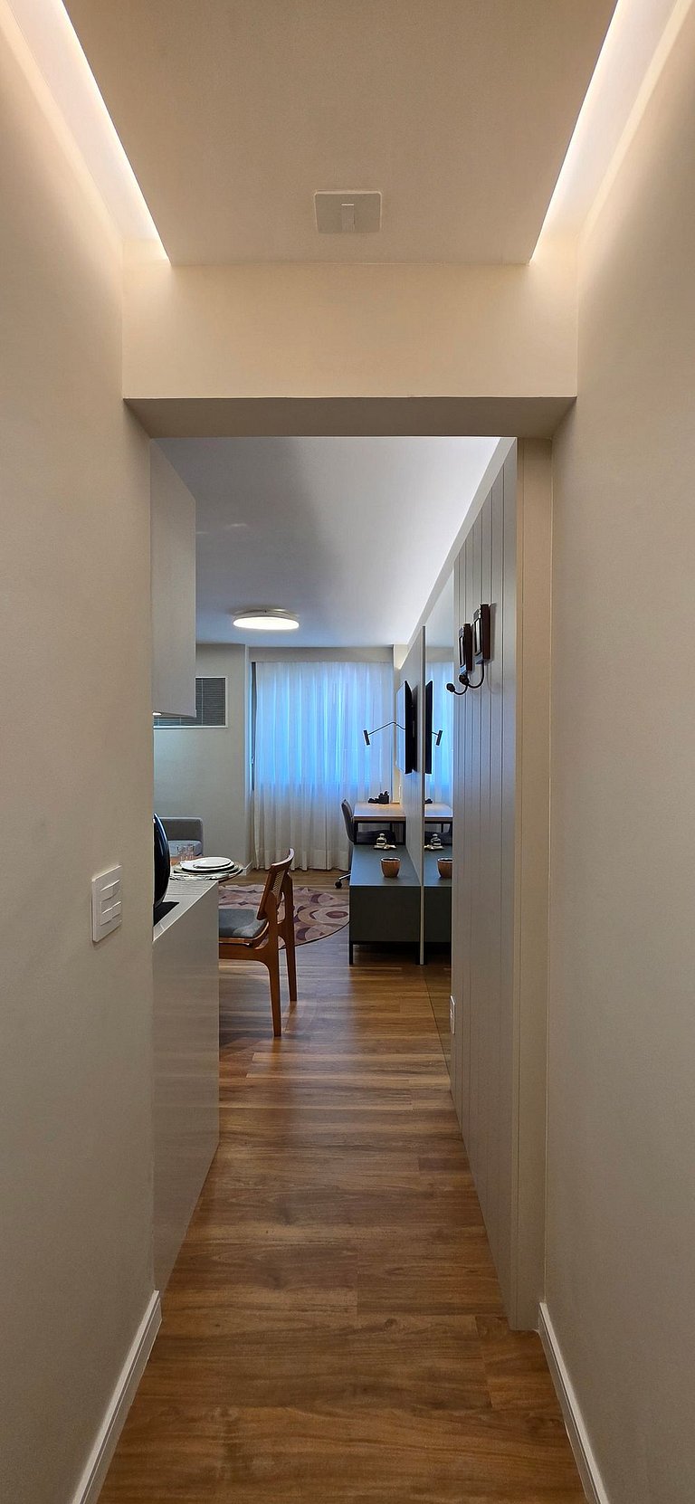 International Plaza Essence