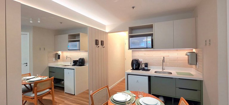 International Plaza Essence