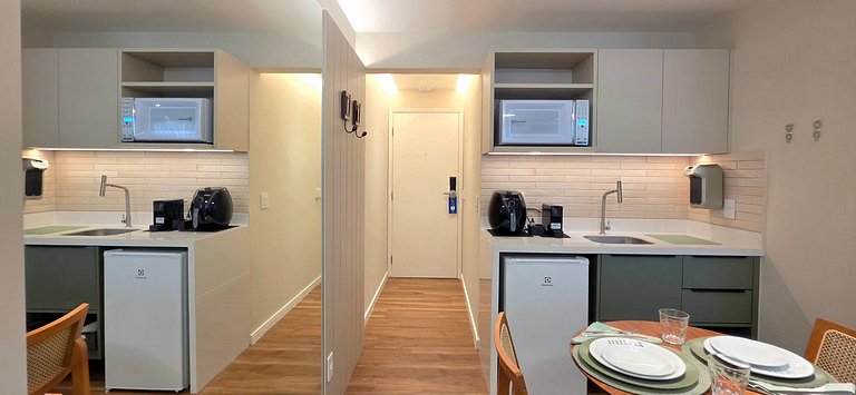 International Plaza Essence