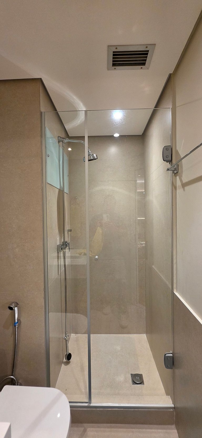 International Plaza Essence