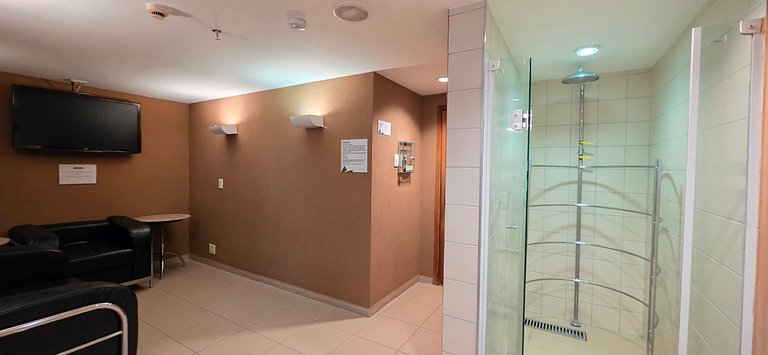 International Plaza Essence