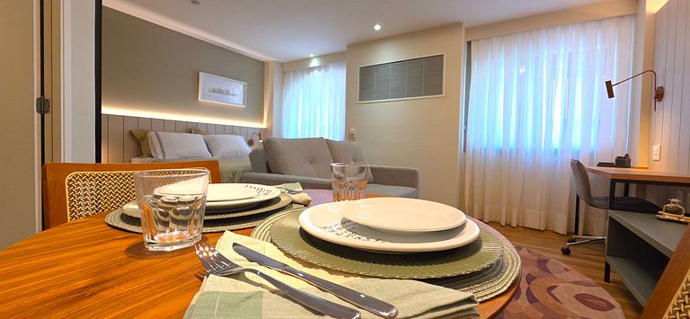 International Plaza Essence